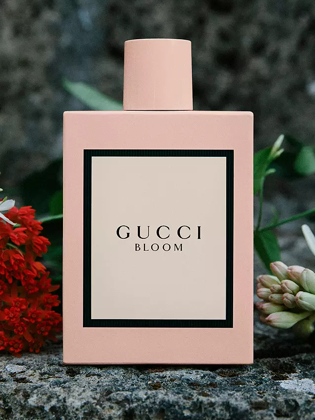 18 of the world's best luxury perfumes! 18 luxury perfumes that are famous around the world! Best perfumes for women of all time.